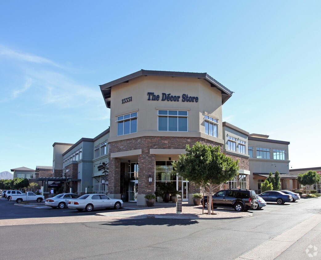 Building front - The Décor Store